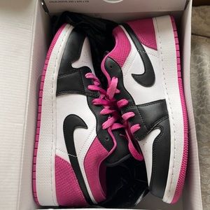 Air Jordan 1 Retro Low (White/Pink/Black)